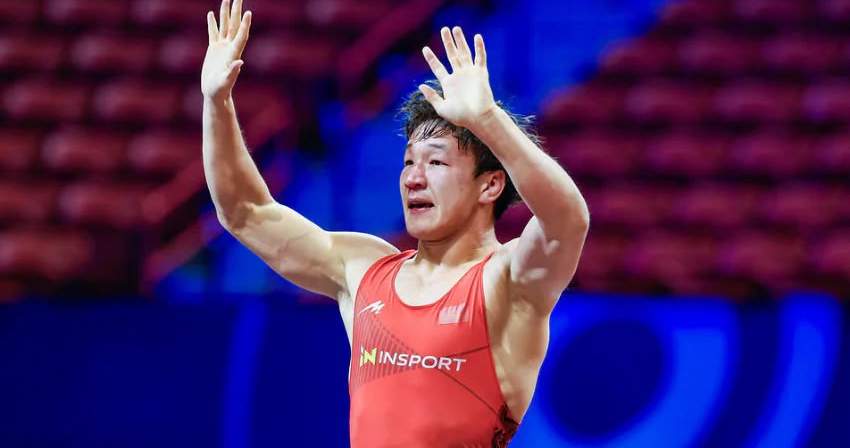 Кыргызстанский борец Юхан Догдурбек уулу завоевал серебро на чемпионате мира U-23