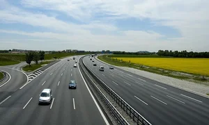 c75ecdaa386f67.max-2560x1440.format-webp.jpegquality-90.webp