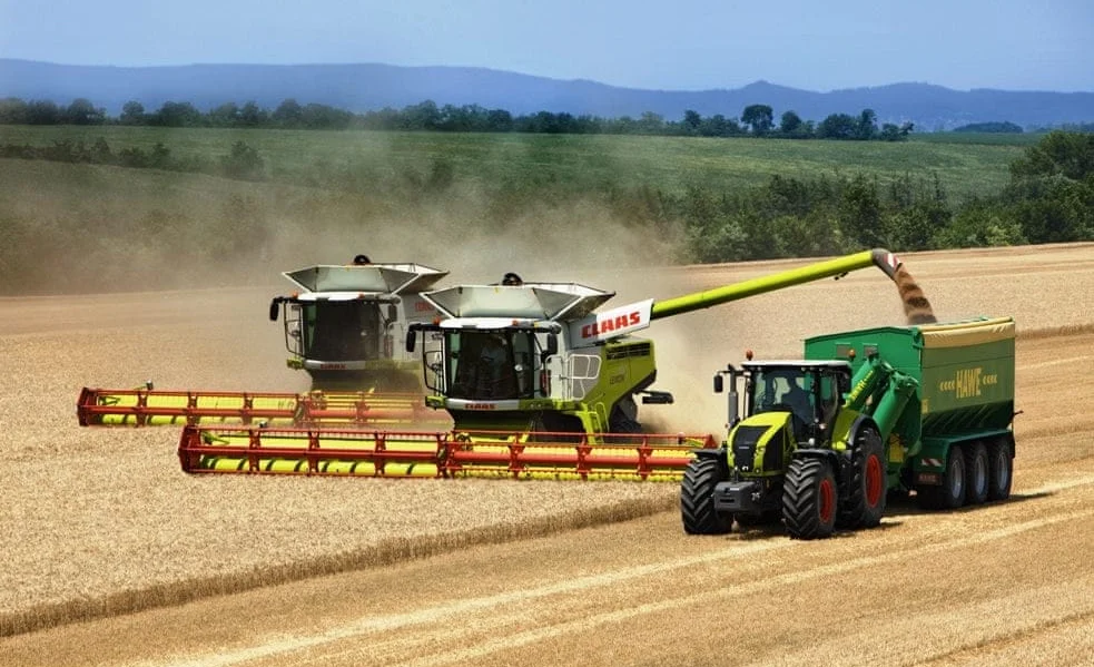 claas-vypustil-yubilyeinyi-zernouborochnyi-kombain-lexion-780-984x656-27089.jpg