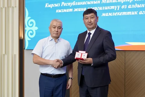 d9178afb-0a7d-4e97-861b-d0ecc0beb620.jpg