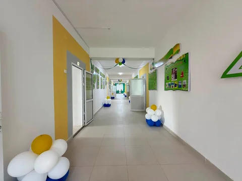 d9fb84c7-fdf0-4d7b-ad31-e985eed19607.jpg