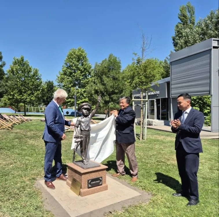 {{ item.title }}