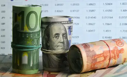 Рубль подорожал - курс валют на 12 марта