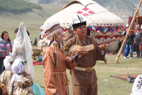 kyrgyz-clothing1.jpg