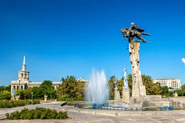 kyrgyzstan-manas-statue.png