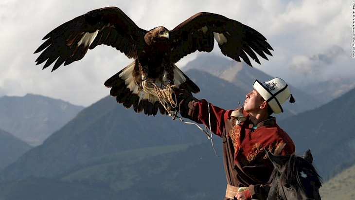 kyrgyzstan_salbuurun_kyrgyz_traditional_game_world_nomad_games_0.730x0.jpg