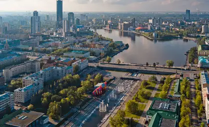 Глава кабмина совершит рабочий в Екатеринбург