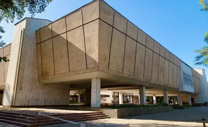 museum_art_1_u.max-2560x1440.format-webp.jpegquality-90.webp