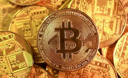 Стоимость биткоина обрушилась