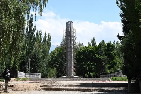 photo_5422664071590386558_y.jpg