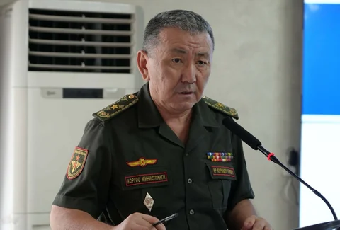 photo_5445358034537355468_y.jpg