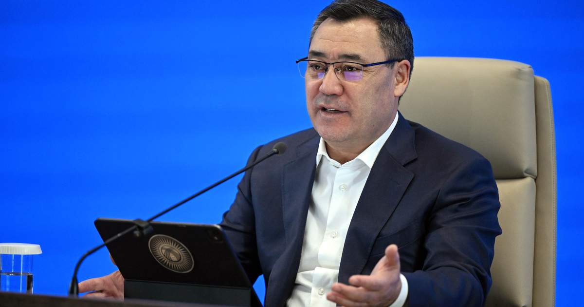 Садыр Жапаров поручил всесторонне рассмотреть вопросы жителей Манаса и Сузакского района