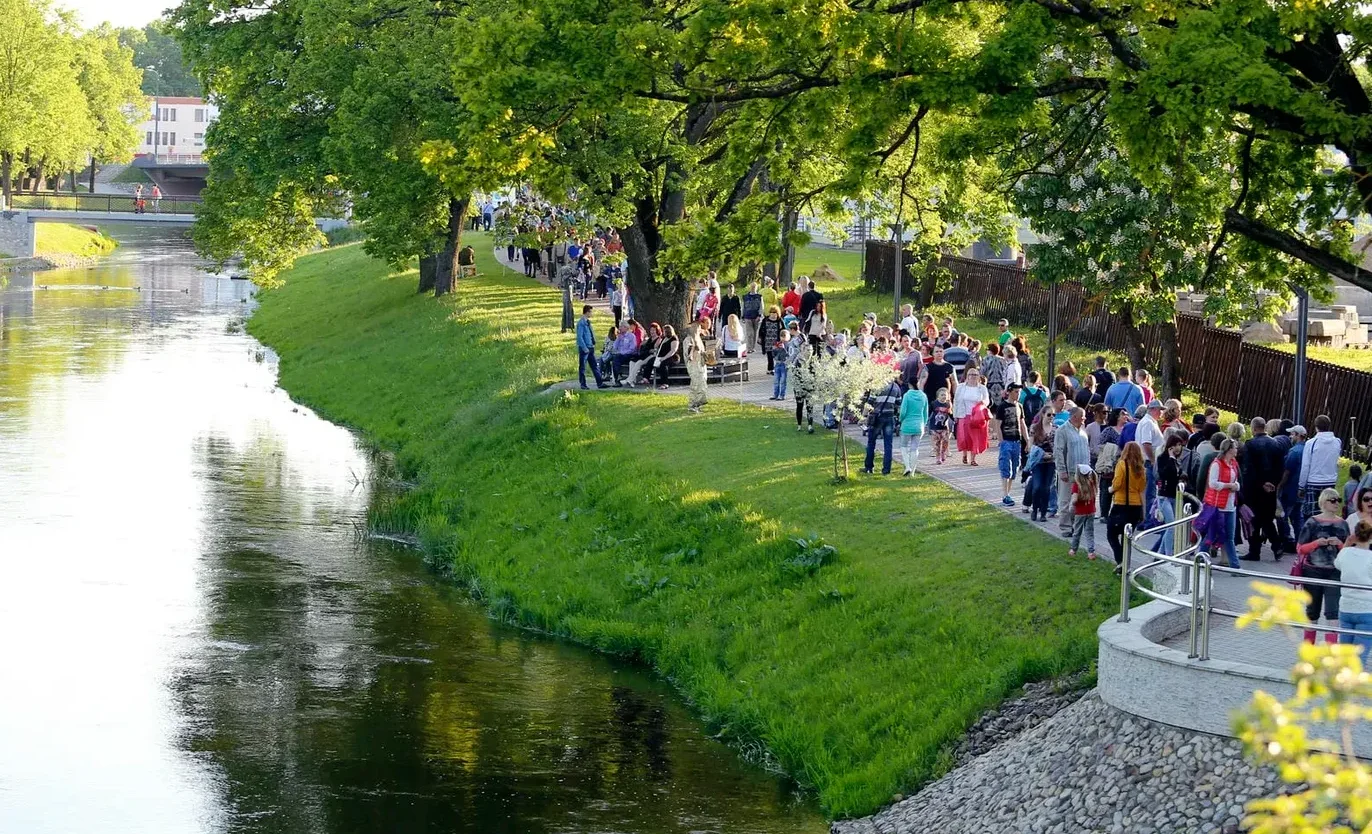 promenade-4.2e16d0ba.format-webp.fill-1668x1014.png