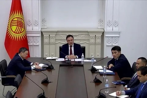 عقد الجولة الأولى من المشاورات السياسية بين مملكة البحرين وجمهورية قرغيزستانعُقدت الجولة الأولى من المشاورات السياسية بين وزارة خارجية مملكة البحرين ووزارة خارجية جمهورية قرغيزستان الصديقة، اليوم عبر تقن (2).jpg