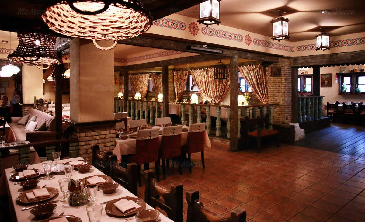 restoran-vechera-na-hutore-na-ulitse-dekabristov_f857c_full-51101.jpg
