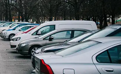 Контроль за парковками: в Бишкеке начнет работать приложение «Пеший патруль»