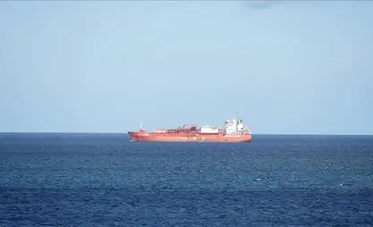 Поставки нефти через Ормузский пролив резко сократились