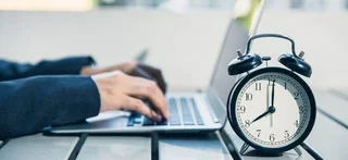 timing-for-social-media-posts-1536x1024-1-870x400.jpeg