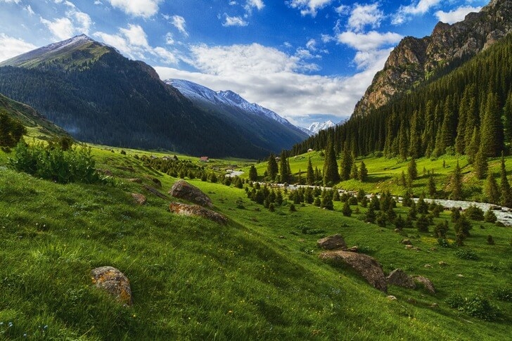 ushchele-altyn-arashan.jpg