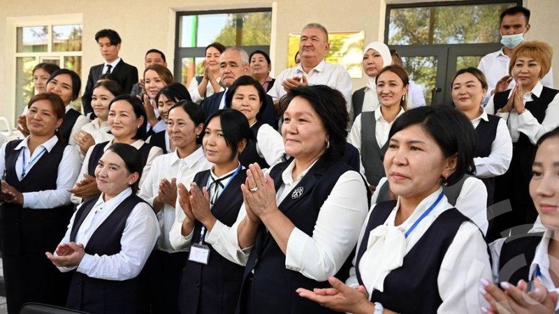 v-kyrgyzstane-gotovyat-novoe-povyshenie-zarplat-uchitelyam